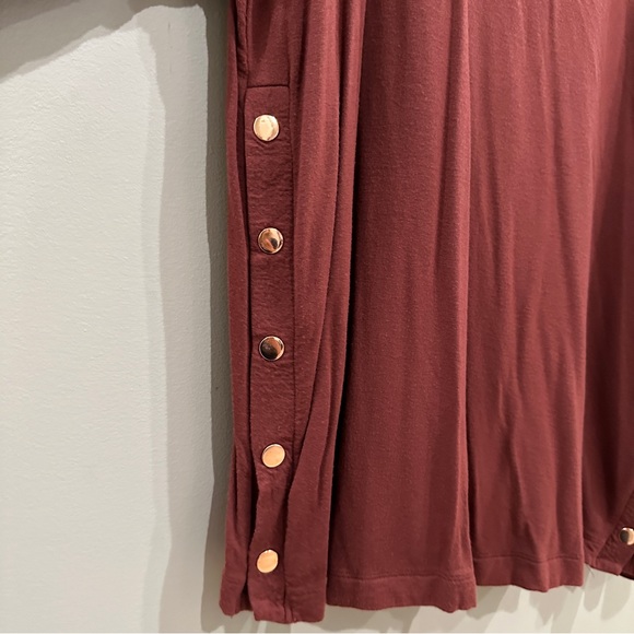 Isabel Maternity XXL high neck snap top - Picture 6 of 6